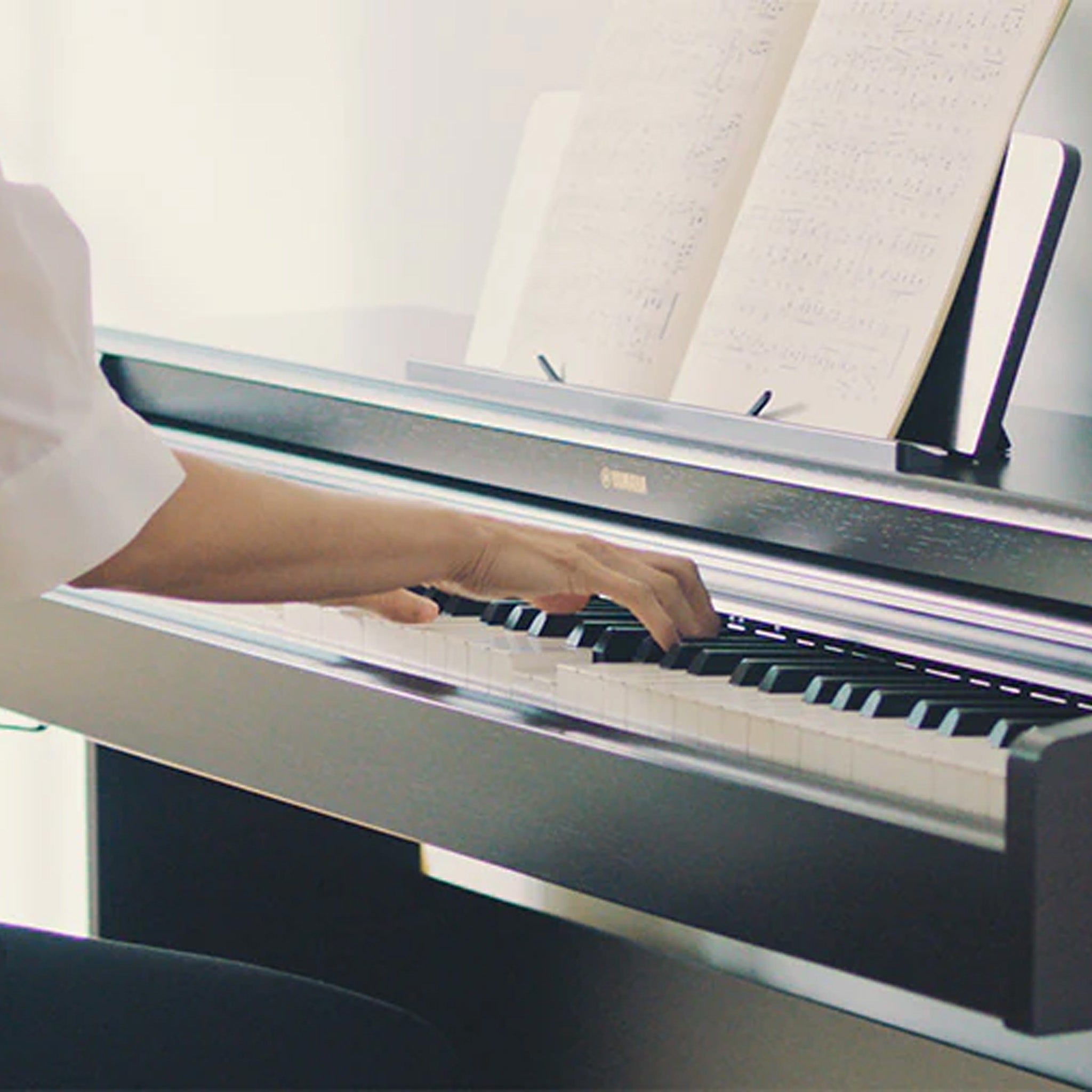 YDP165B - Yamaha Arius YDP-165 digital piano Black / A1