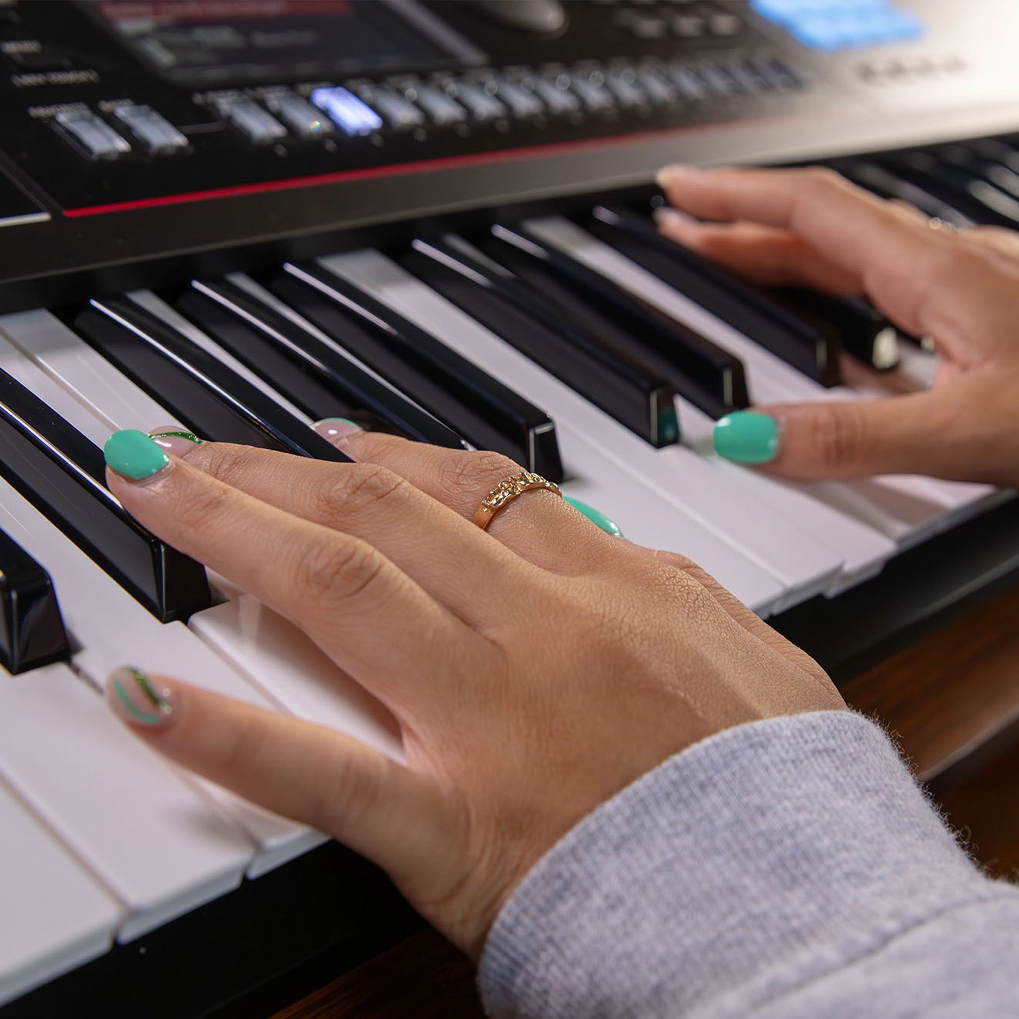 Roland JUNO-D synthesiser keyboard | Chamberlain Pianos