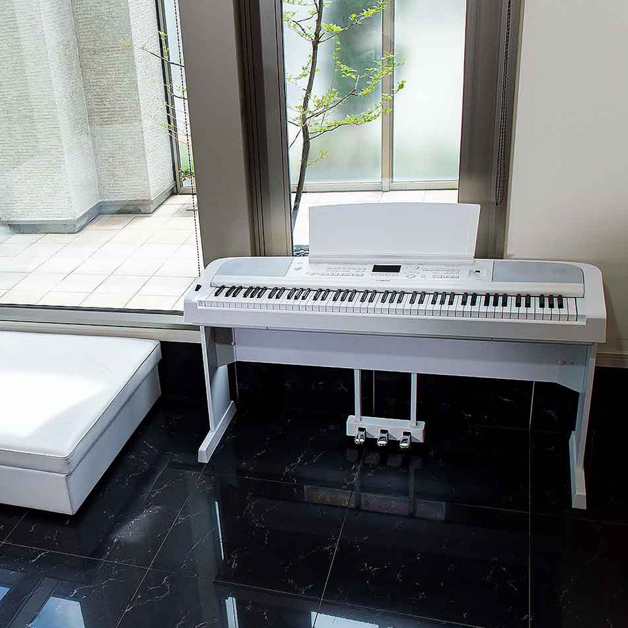 Yamaha dgx 670 white hotsell