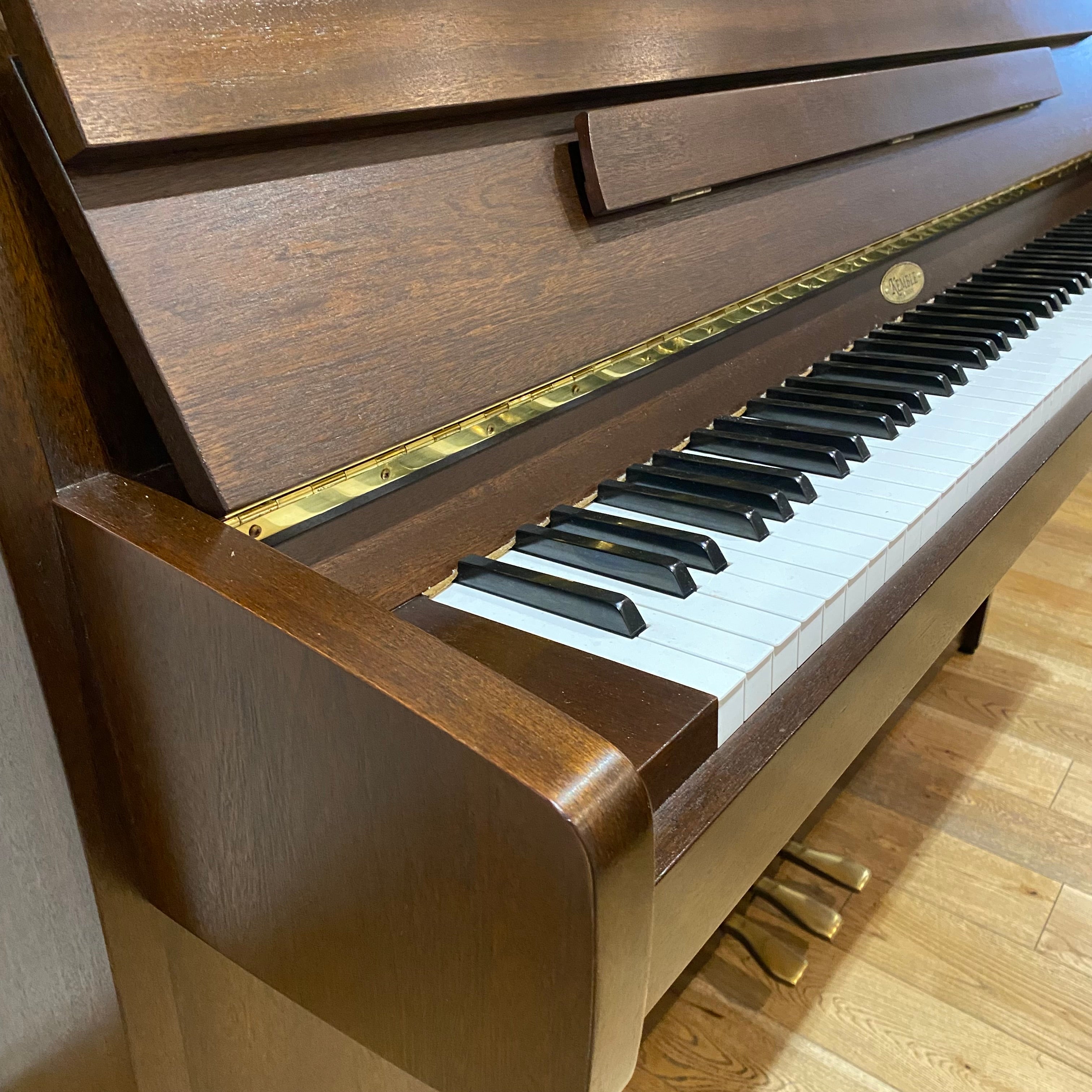 IK-2ND9892 - Pre-owned Kemble Cambridge 10 upright piano in dark walnut satin A1