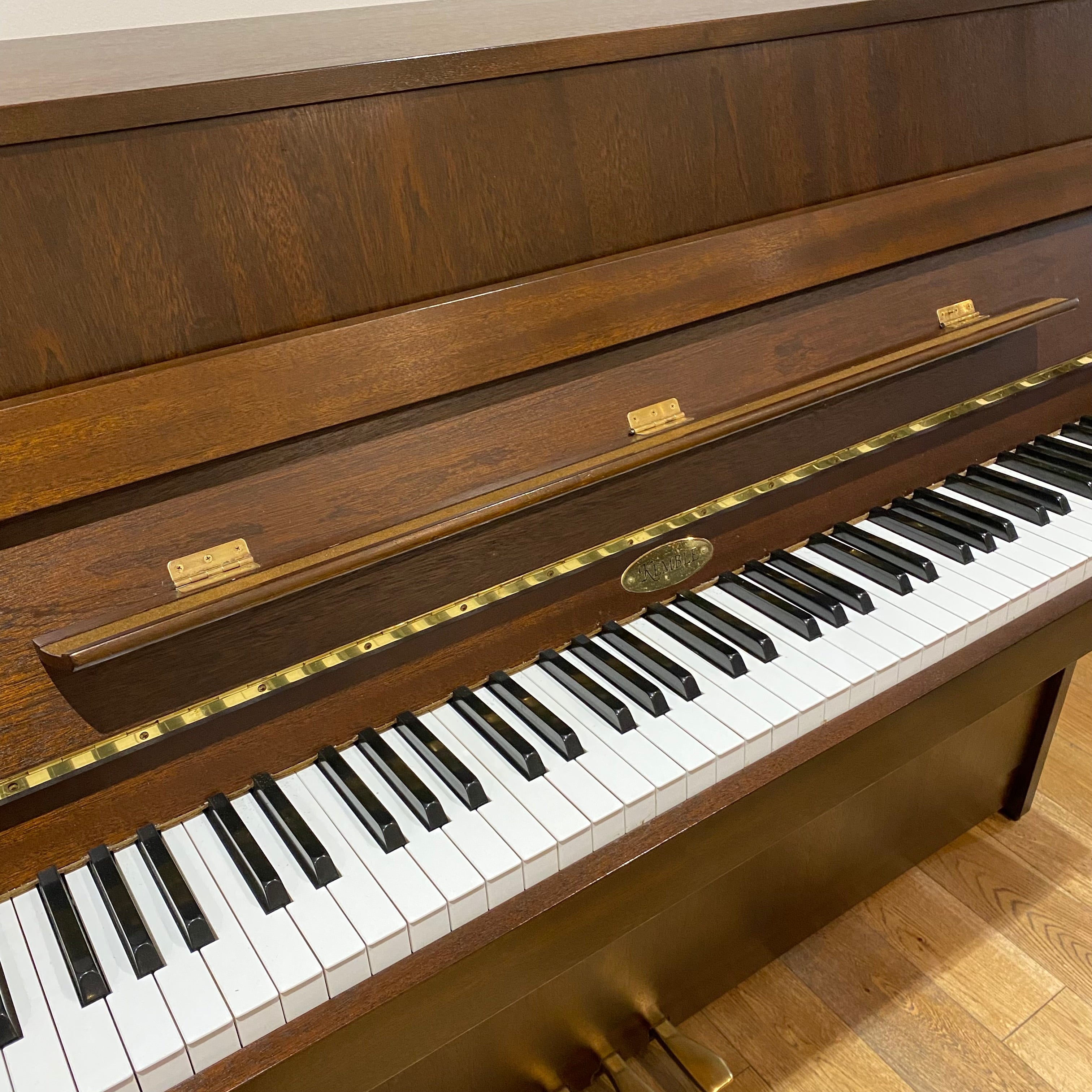 IK-2ND9892 - Pre-owned Kemble Cambridge 10 upright piano in dark walnut satin A1