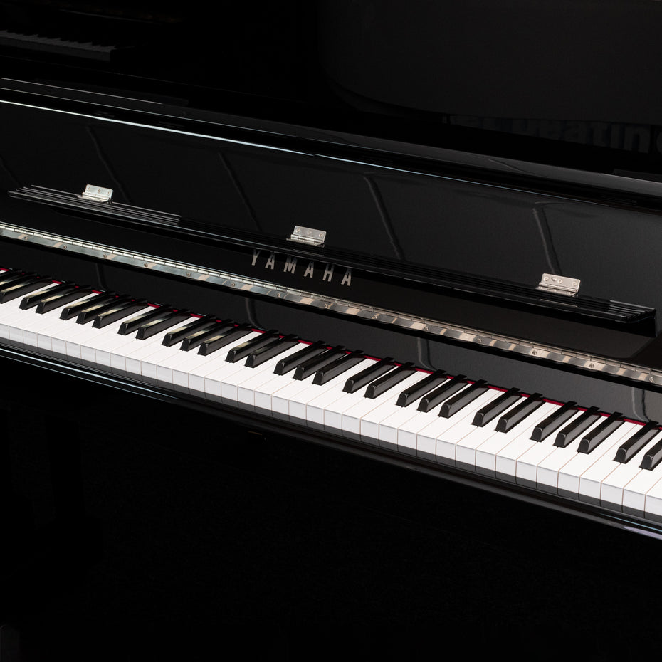 P121M,P121M-PEC,P121M-PWH,P121M-PWC - Yamaha P121 upright piano Polished Ebony