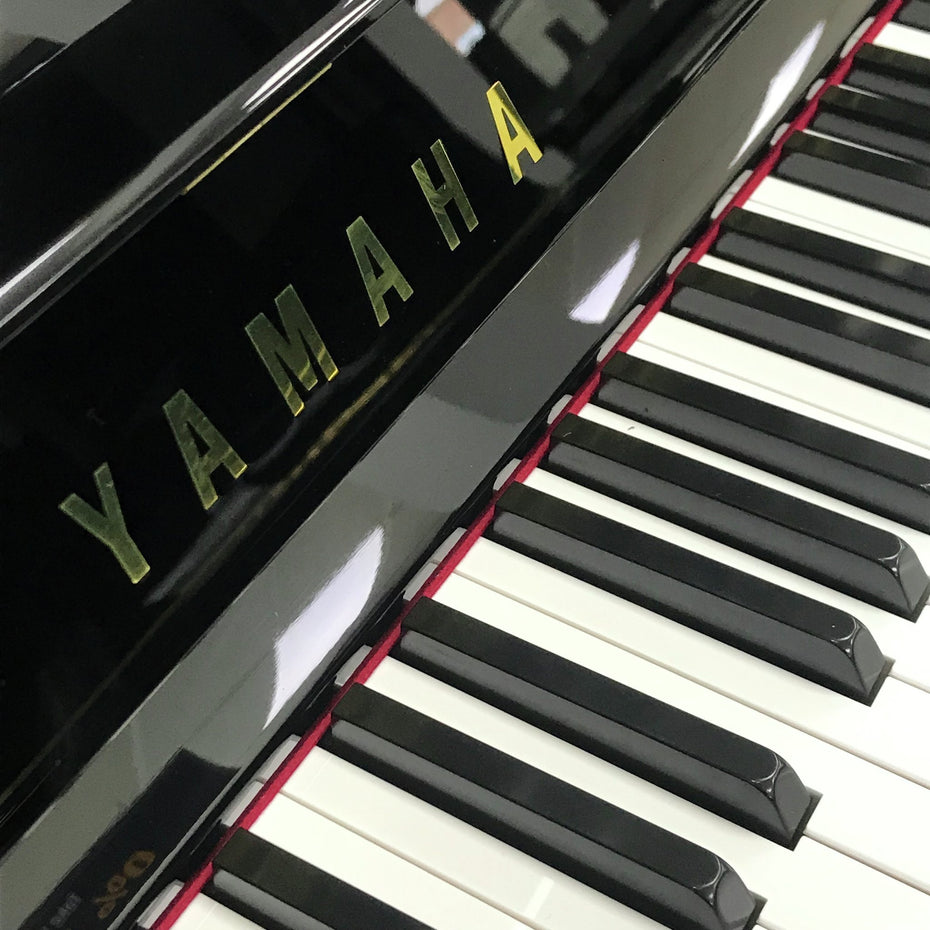 U1Q,U1Q-PM,U1Q-SAW,U1Q-PWH - Yamaha U1 upright piano Polished Ebony